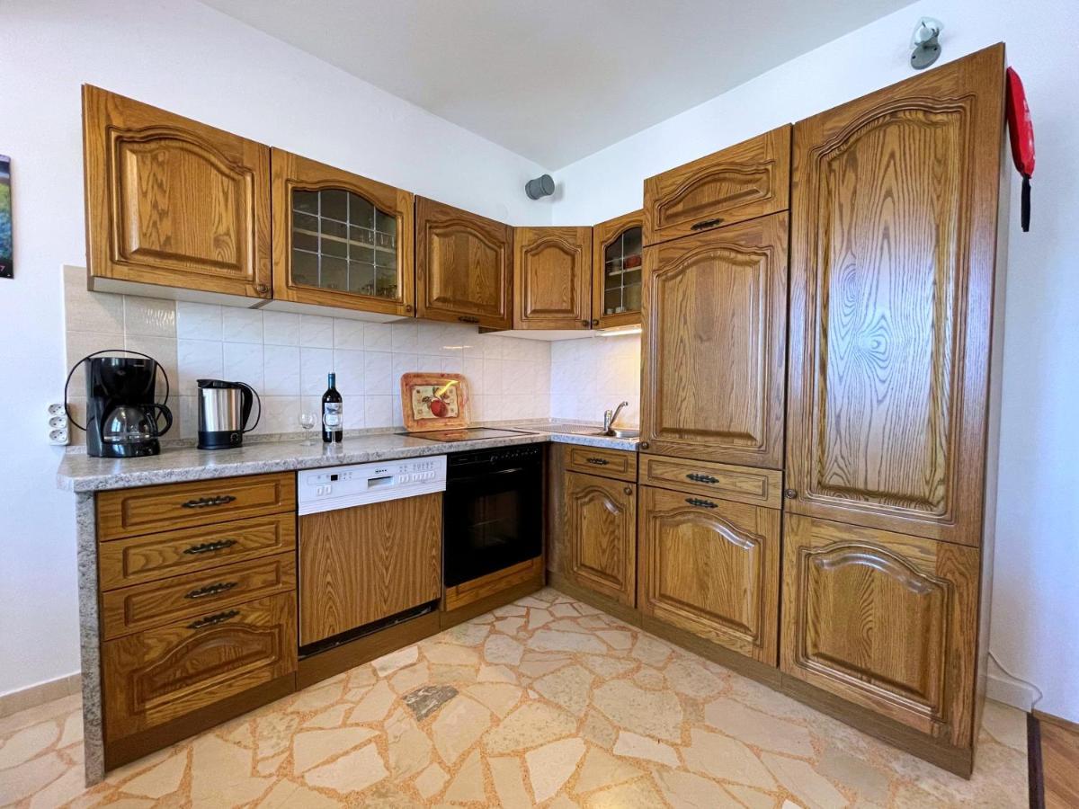 Apartments Bohovic Сило Экстерьер фото