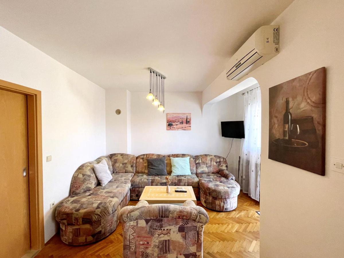 Apartments Bohovic Сило Экстерьер фото